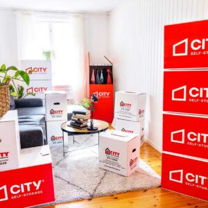 Skydd av kläder med olika City Self-Storage lådor